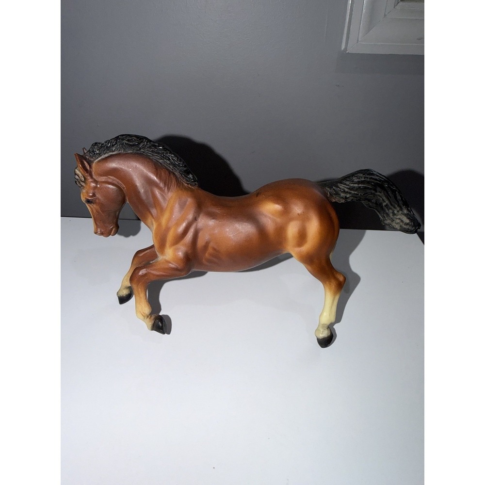 Breyer Traditional Running Stallion Chestnut Galloping Horse Model USA VTG